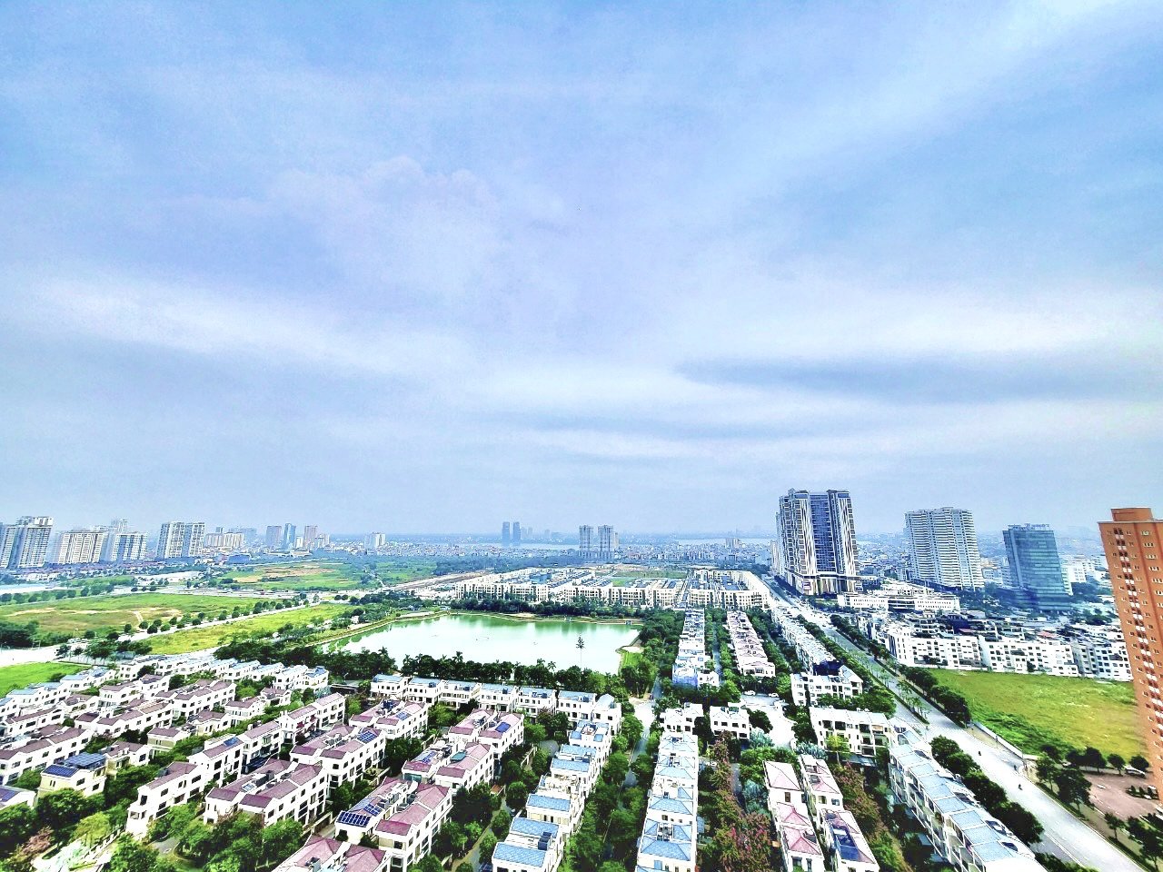 Discover Exquisite Villas for Sale in Starlake Tay Ho